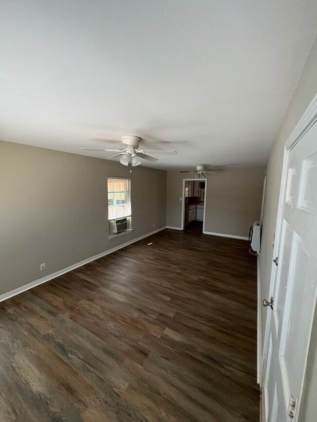 Photo - 211 Latch Dr