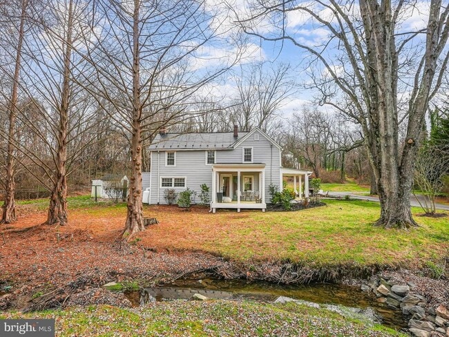 Building Photo - 102 N Rogers St