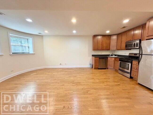 Photo - 2822 N Albany Ave Unit G