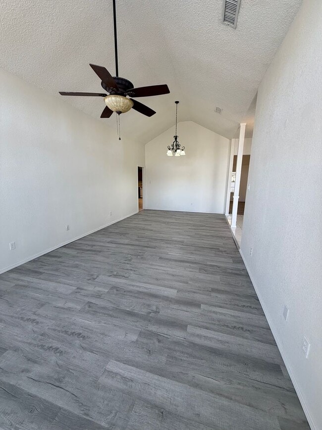 Photo - 4 Bed Brick Home! Zia School District! - Pets Welcome!!!