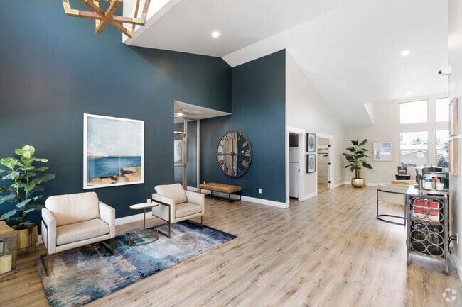 3BR, 2BA - 1,058SF - Lobby