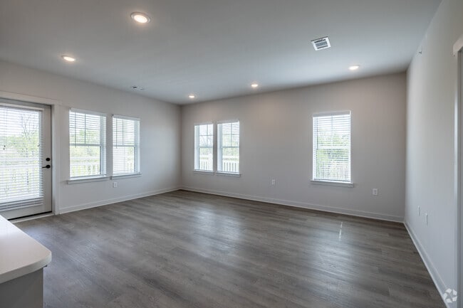 2BR, 2BA - 1,321SF - Living Room