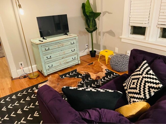 Photo - 4915 S Woodlawn Ave Unit Coach House