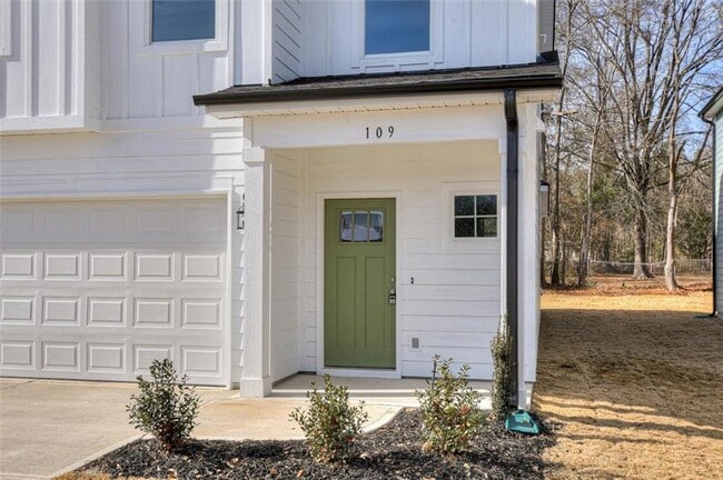 Photo - 109 Essence Dr