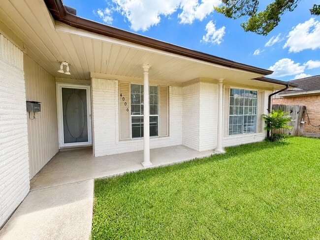 Photo - 4006 Dalmatian Dr
