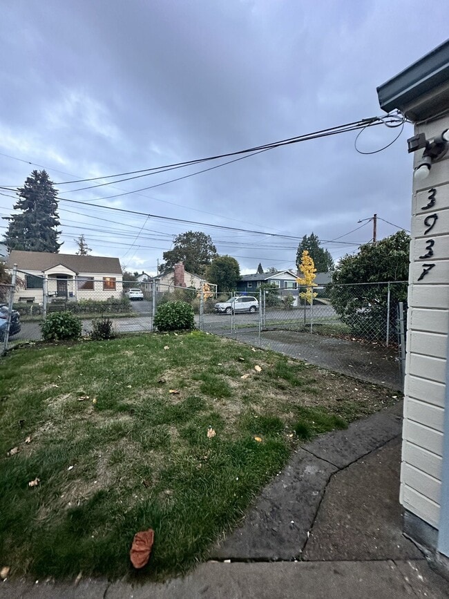 Photo - Studio Cottage / 1/2 off 3rd Month's Rent Unit B
