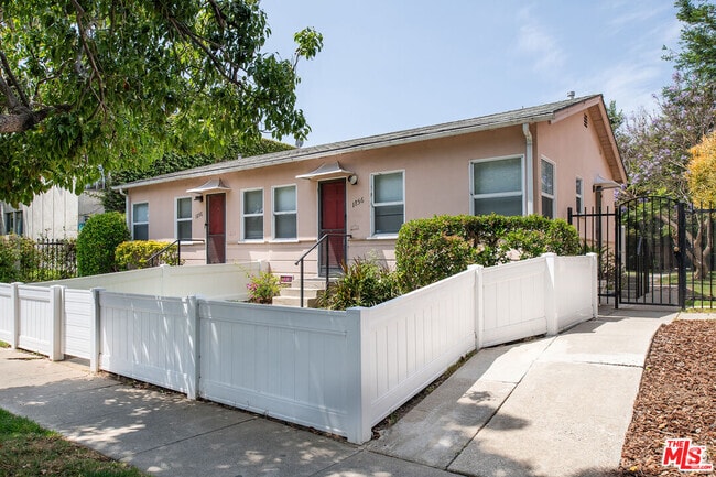 Building Photo - 1856 9th St Rental