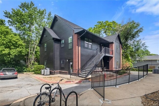 Photo - 1137 N Leverett Ave