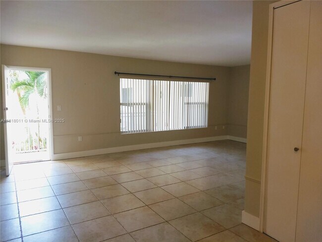 Photo - 10001 W Bay Harbor Dr Unidad 204