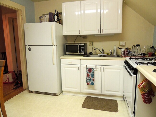 Photo - 152 E Gorham St Apartamento Unidad #2