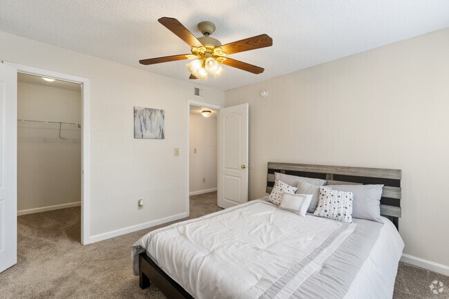 2BR, 1BA - 900SF - Guest Bedroom