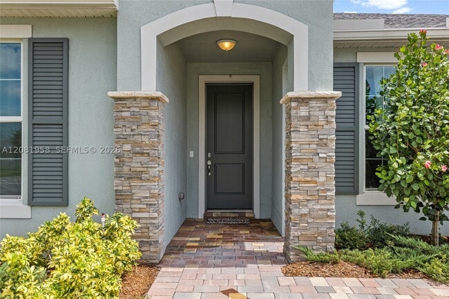 10407 SW Captiva Dr