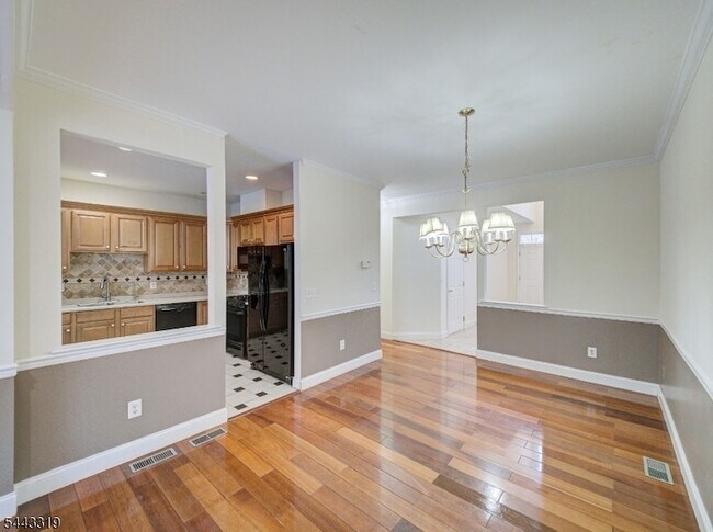 Photo - 223 Emily Pl