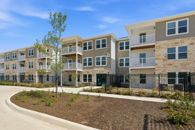 Building Photo - Cedar Bluff Apartments