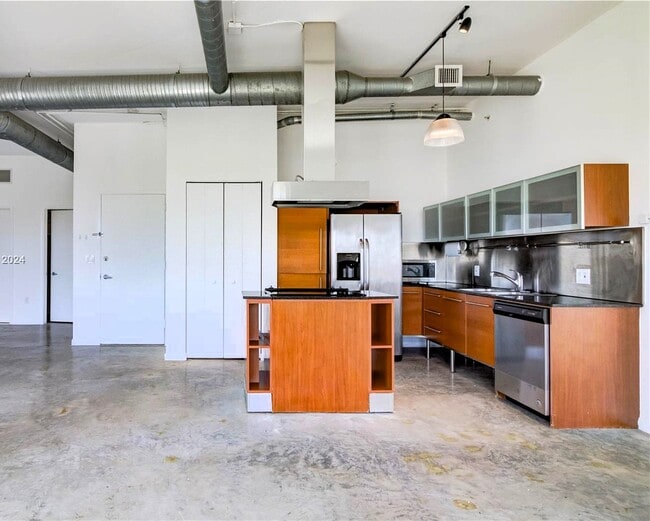 Photo - 10 SW South River Dr Unit 1204
