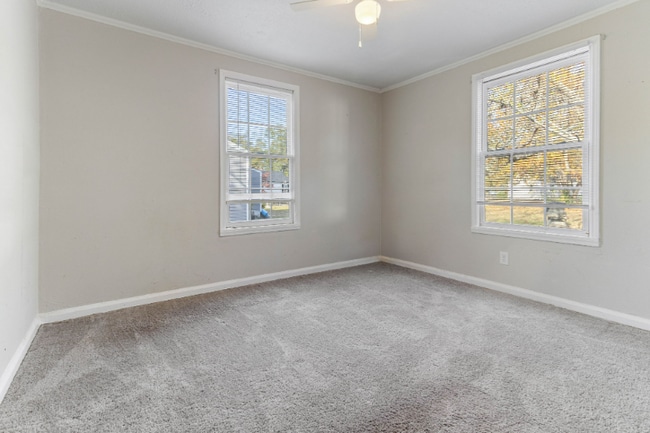 Photo - 704 Saunders St