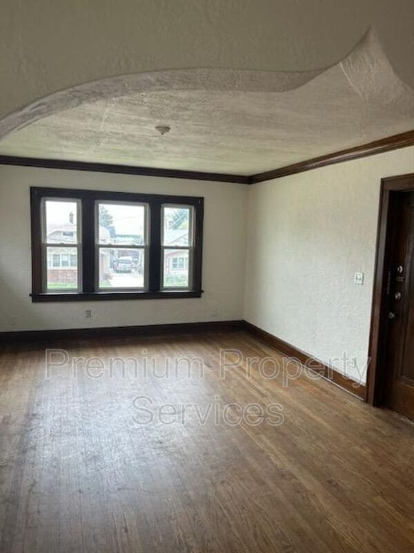 Photo - 2219 11th St