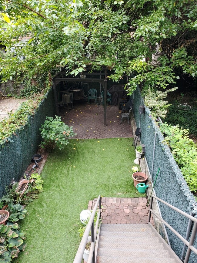 Photo - 130 W 132nd St Unit Garden