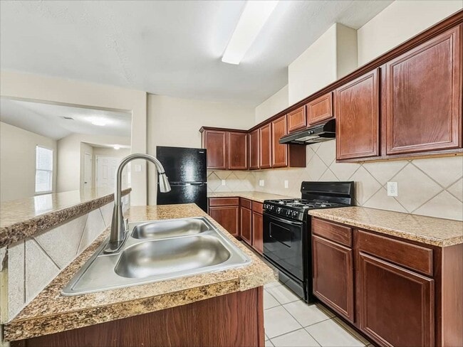 Building Photo - 5907 Deep S Dr