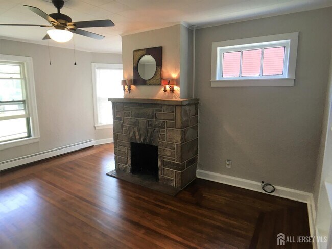 Photo - 68 W Cliff St