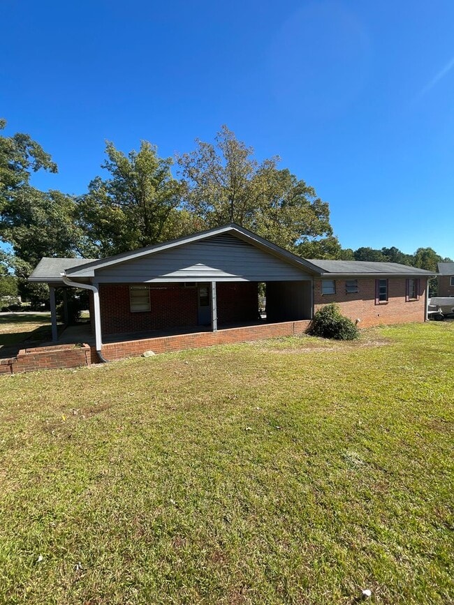 Photo - 303 Frazier Dr