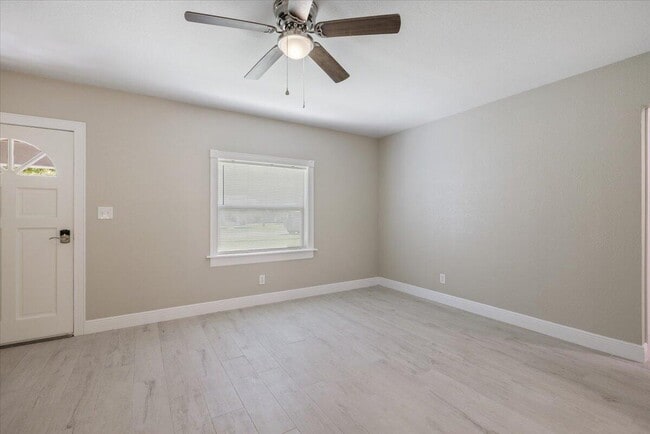 Photo - 807 S 12th St