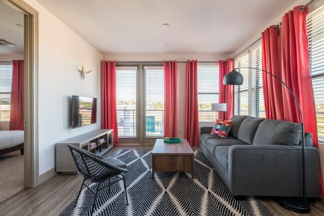 Photo - 555 N College Ave Unit ID1014463P