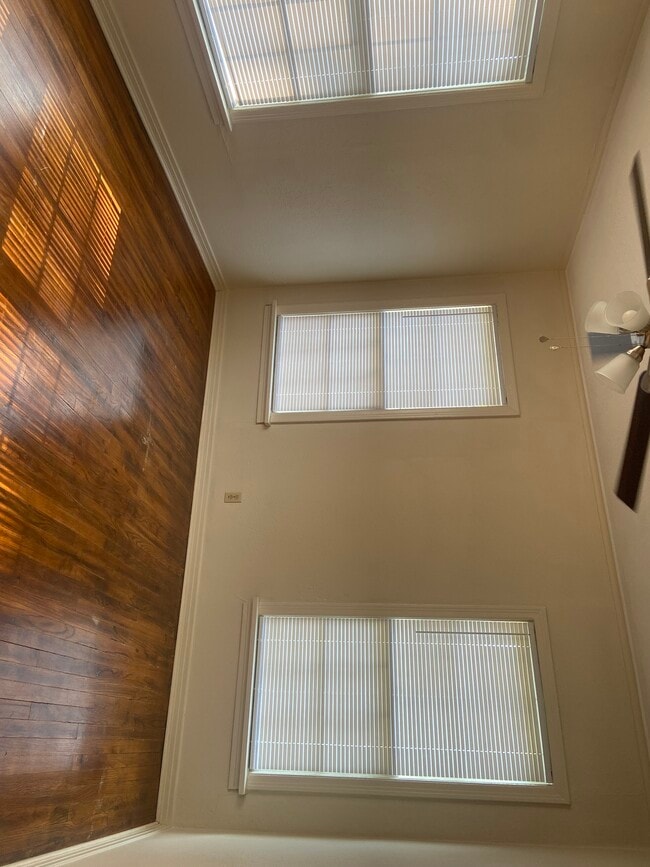 Photo - 153 E Elmwood St