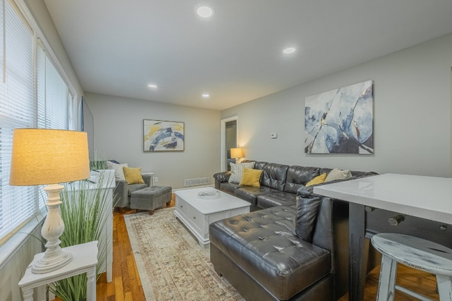Photo - 230 Habersham Dr