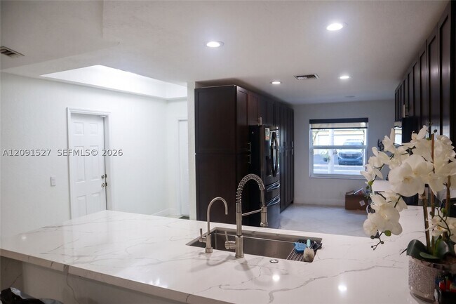 1575 Zenith Way