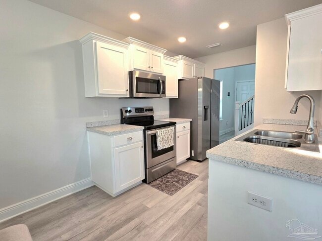 Photo - 380 Hilburn Ln