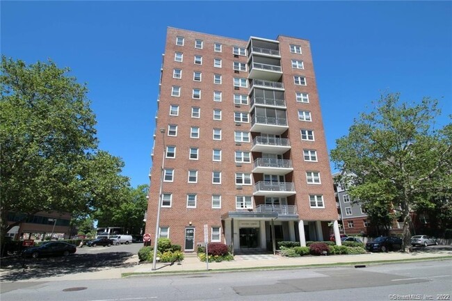 Building Photo - 444 Bedford St Unit APT 5R