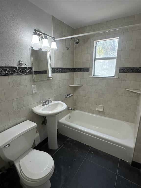 Photo - 2113 W North B St