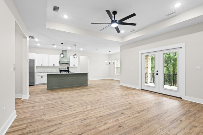 Photo - 699 Pinewood Dr