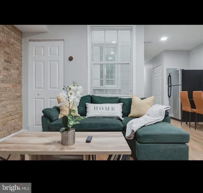 Building Photo - 1255 Raum St NE Unit 1 Rental