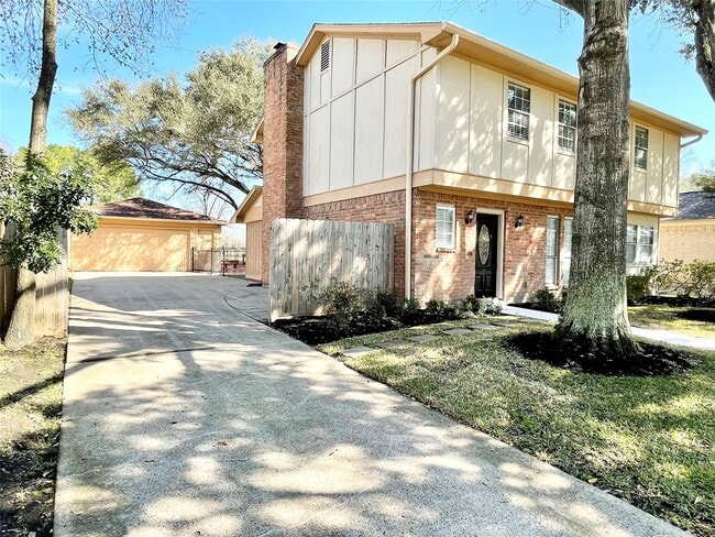 Photo - 15006 Elmont Dr