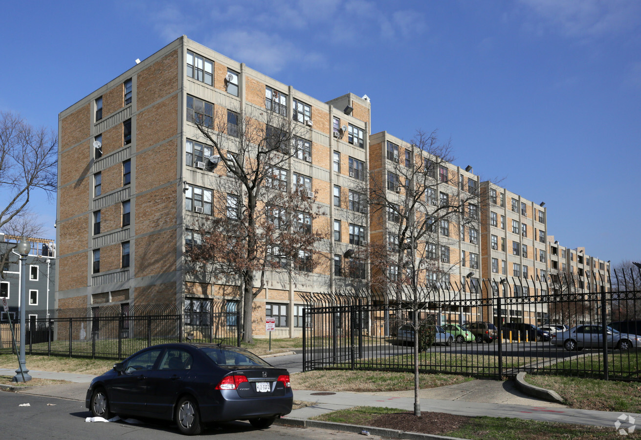 Potomac Gardens Apartments - Potomac Gardens Apartments
