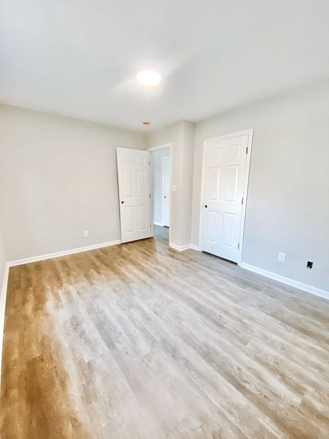 Photo - 1065 Farm Pond Ln