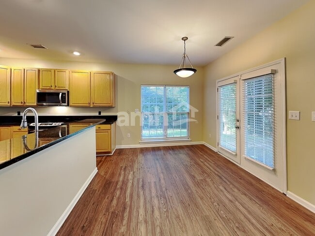 Photo - 8207 Abbottsgate Ln