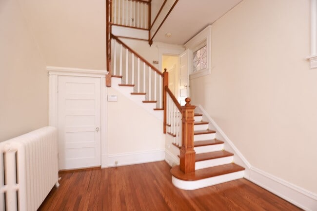 Photo - -- AVAILABLE 05/26/2026 -- MUSEUM DISTRICT CHARMER! 2 CAR GARAGE