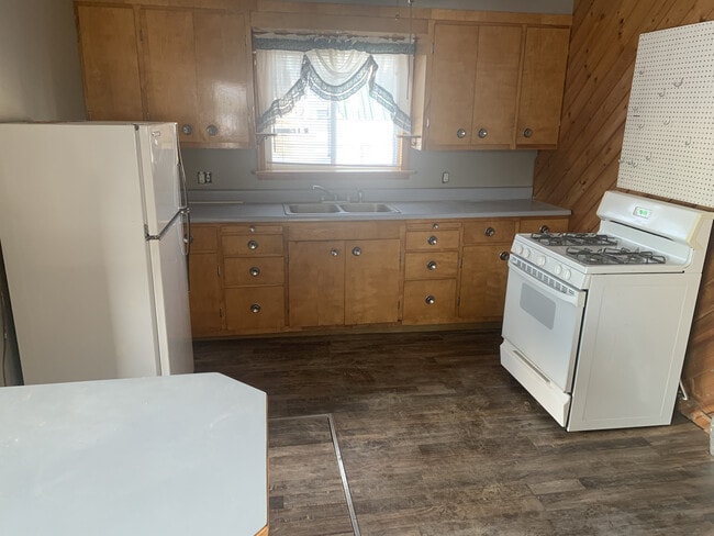 Photo - 215-217 N Elm St