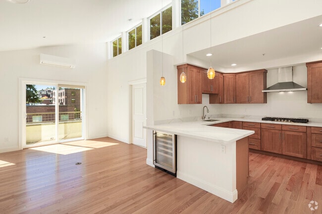 Building Photo - 719 2nd Ave W Unit 302 Rental