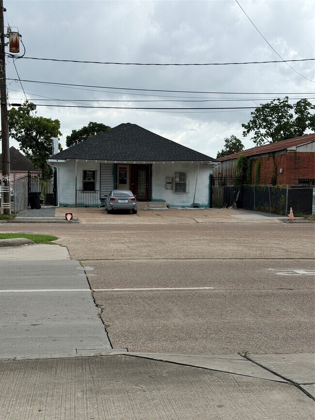 Photo - 304 Lockwood Dr