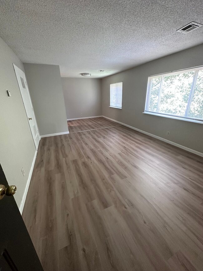 3rd Bedroom-Living Room