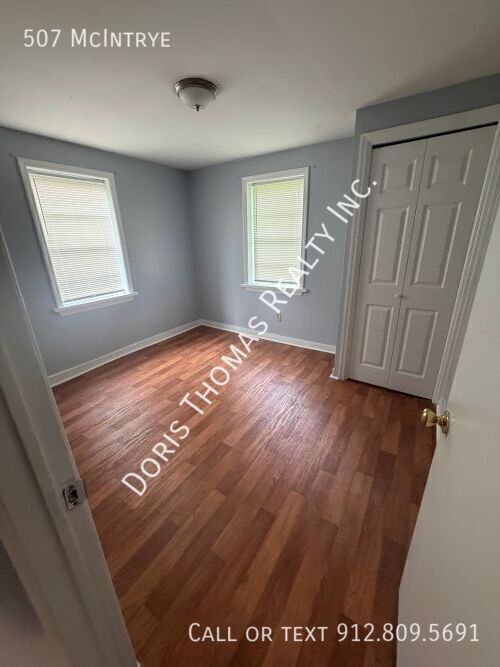 Photo - 507 McIntyre St