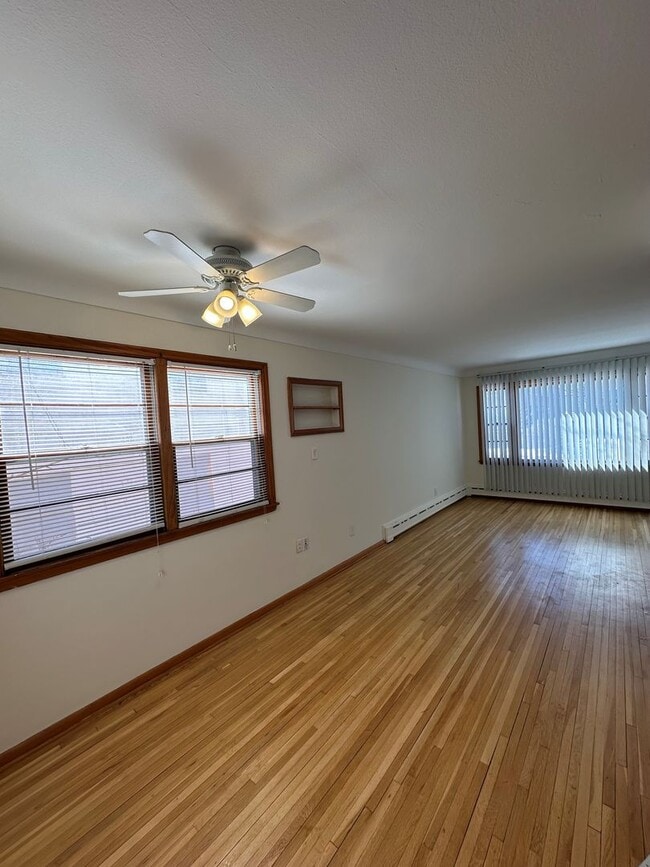 Building Photo - 3523 Grand Ave S Rental