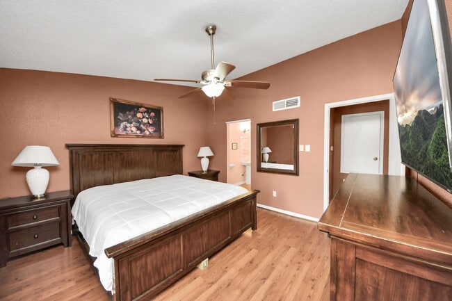 Building Photo - 3600 Jeanetta St Unit 1804