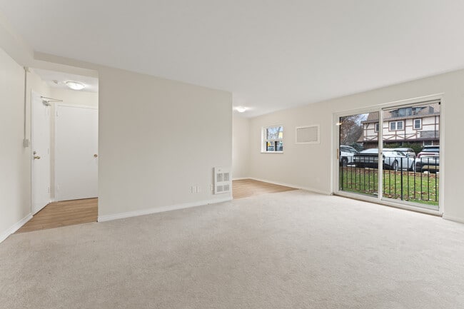 Photo - Randal Court Apartments