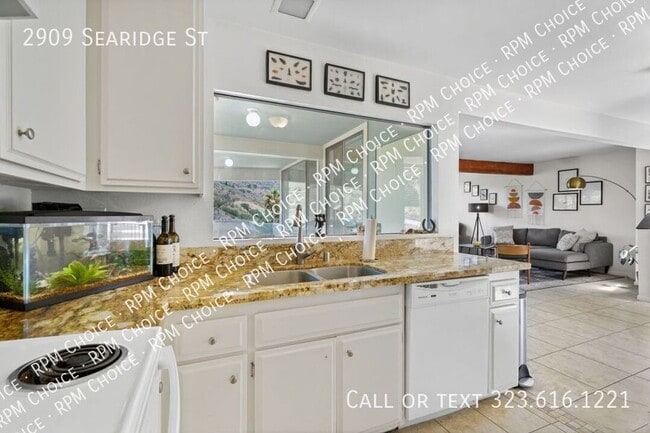 Photo - 2909 Searidge St