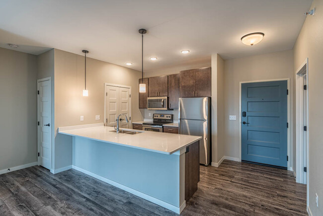 Building Photo - Encore Rental